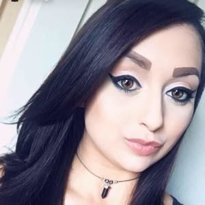 Meet your Posher, Chloe